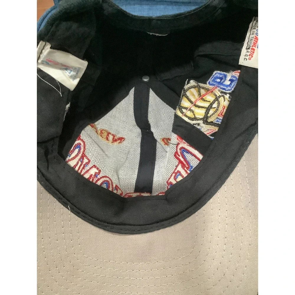 Vintage Chicago Bulls 1997 NBA Finals Champions Logo Athletic Snapback Hat Cap